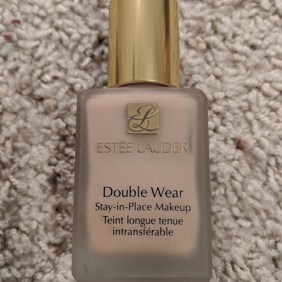 Estee Lauder Double Wear foundation 1C1 - Picture 1 of 1